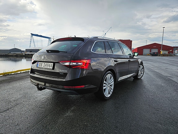 Skoda Superb 7 of 19