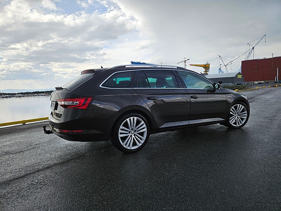 Skoda Superb 6 of 19