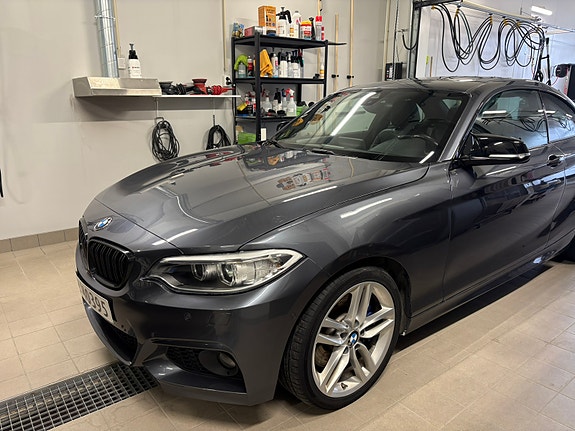 BMW 220d 5 of 17