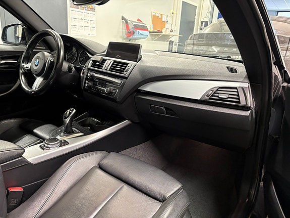 BMW 220d 9 of 17