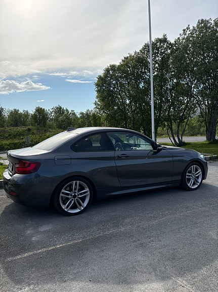 BMW 220d 4 of 17