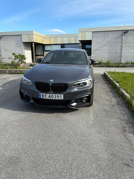 BMW 220d 2 of 17