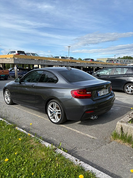 BMW 220d 3 of 17