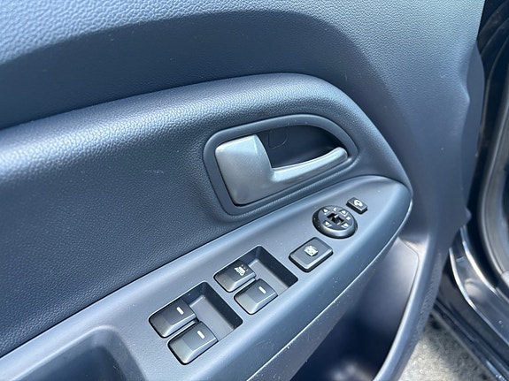 Kia Rio 10 of 30