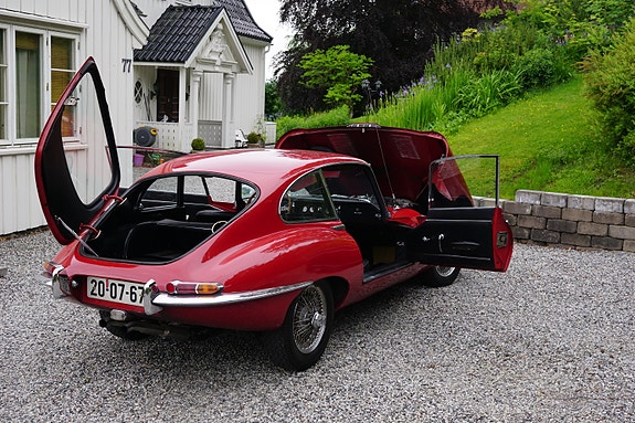 Jaguar E-TYPE 8 of 30