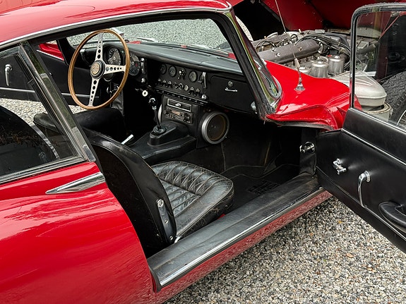 Jaguar E-TYPE 27 of 30