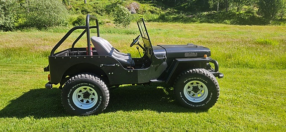 Willys Jeep 2 of 5
