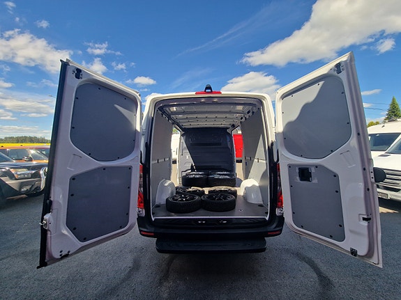Mercedes-Benz Sprinter 317 9 of 28