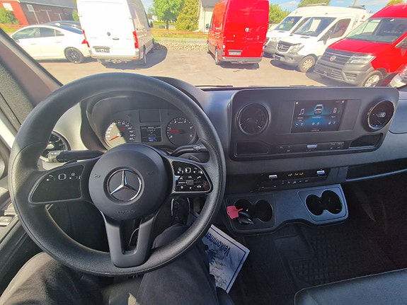 Mercedes-Benz Sprinter 317 24 of 28