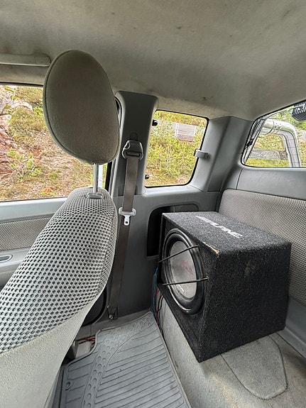 Toyota HiLux 24 of 30