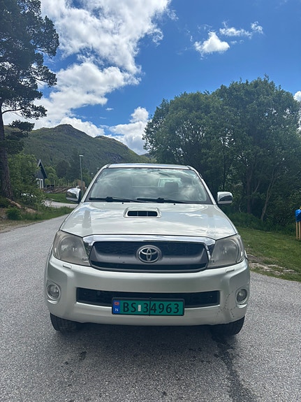 Toyota HiLux 6 of 30