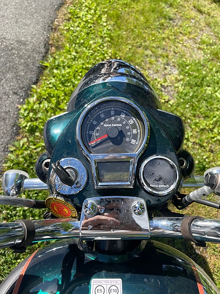 Royal Enfield Classic 350 3 of 5