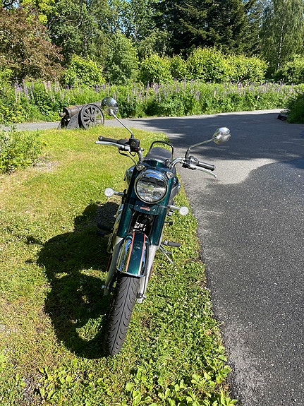 Royal Enfield Classic 350 4 of 5
