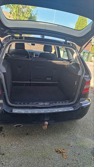 Mercedes-Benz B180 6 of 12