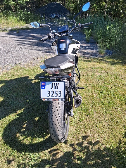 KTM 125 Duke 3 of 9