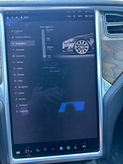 Tesla Model S 14 of 17