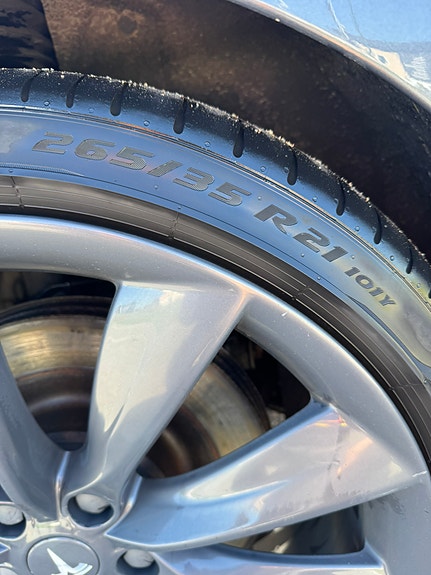 Tesla Model S 8 of 17