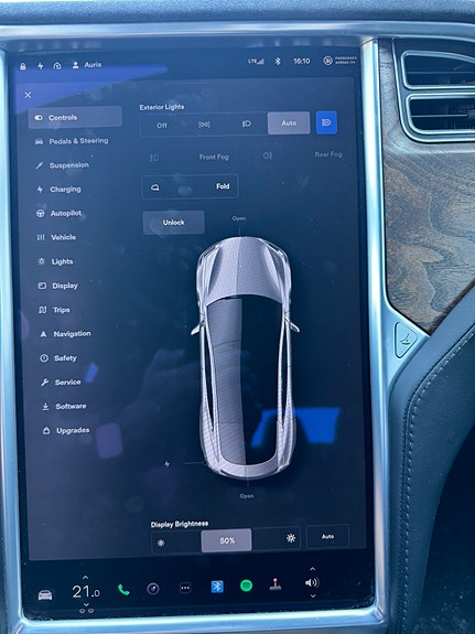 Tesla Model S 12 of 17