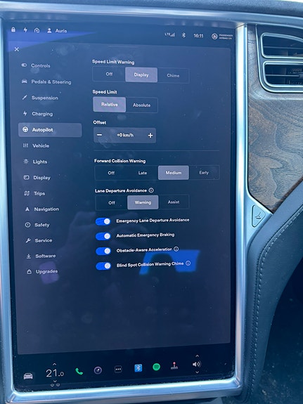 Tesla Model S 15 of 17