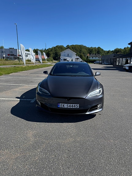 Tesla Model S 5 of 17