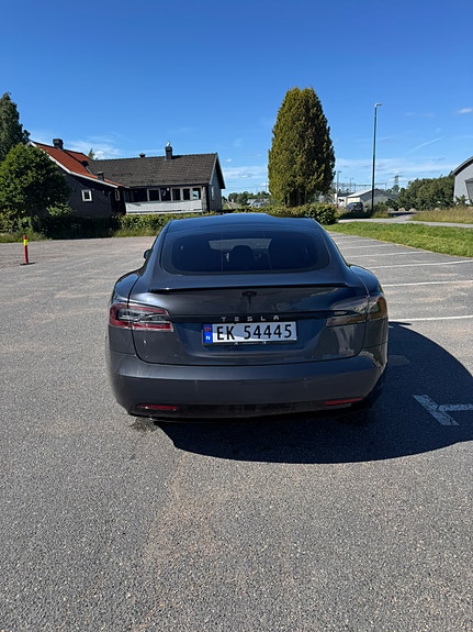 Tesla Model S 3 of 17