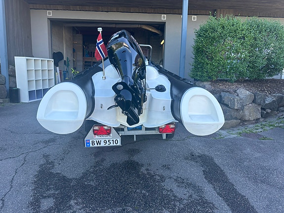 Suzumar 410 LUX 40hk, to putesett, havnetrekk, henger m.m 4 of 5