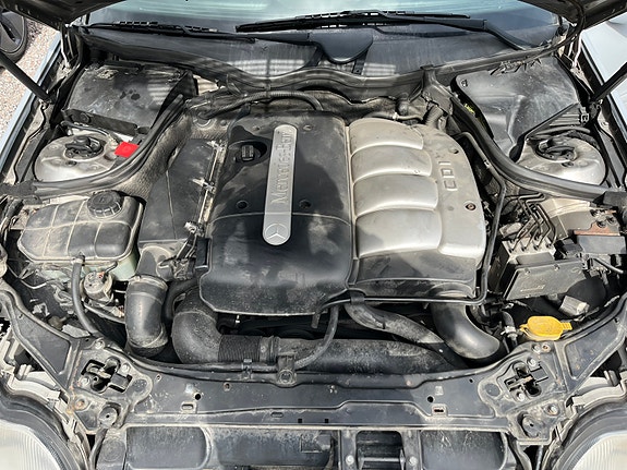 Mercedes-Benz C220 6 of 6