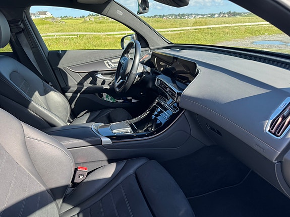 Mercedes-Benz EQC400 7 of 20