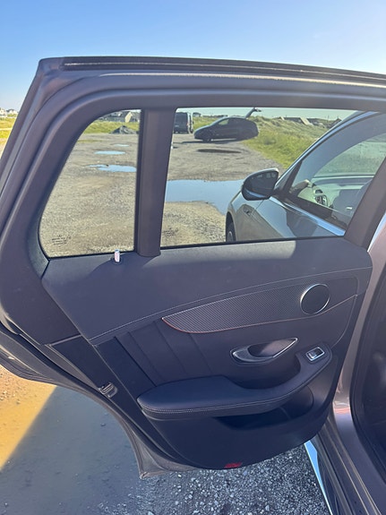 Mercedes-Benz EQC400 8 of 20
