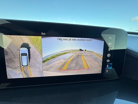 Mercedes-Benz EQC400 15 of 20