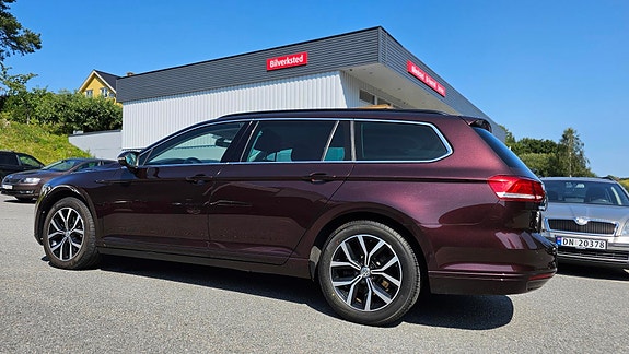 Volkswagen Passat 5 of 15