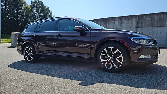 Volkswagen Passat 3 of 15