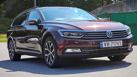 Volkswagen Passat 4 of 15