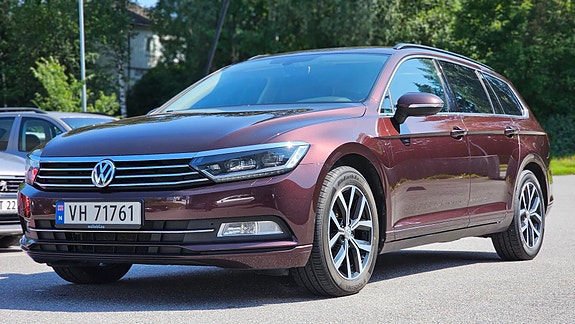 Volkswagen Passat 2 of 15