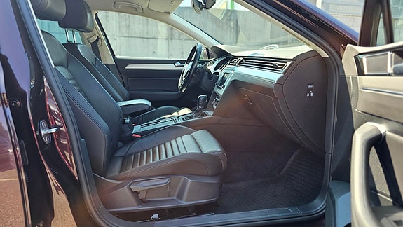 Volkswagen Passat 14 of 15