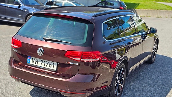 Volkswagen Passat 9 of 15