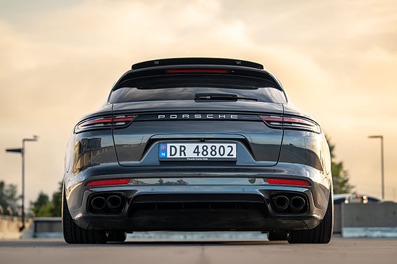 Porsche Panamera 4 3 of 27