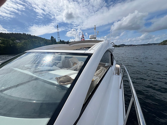 Fairline 38 Targa GT, autopilot, generator, radar, hekk og baugthruster 27 of 30