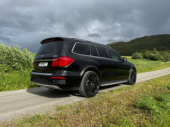 Mercedes-Benz GL350 5 of 5