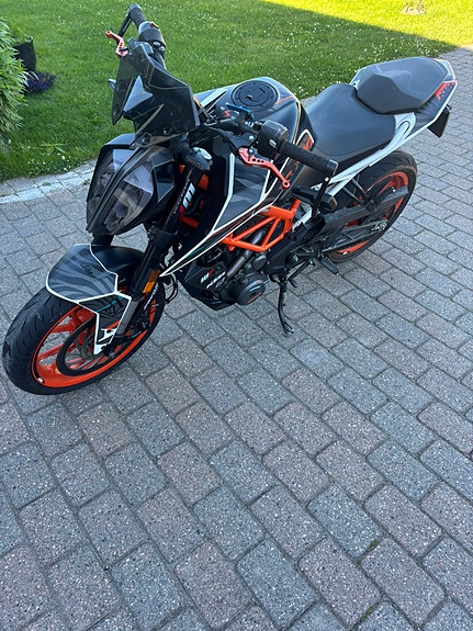 KTM 390 Duke 3 of 4