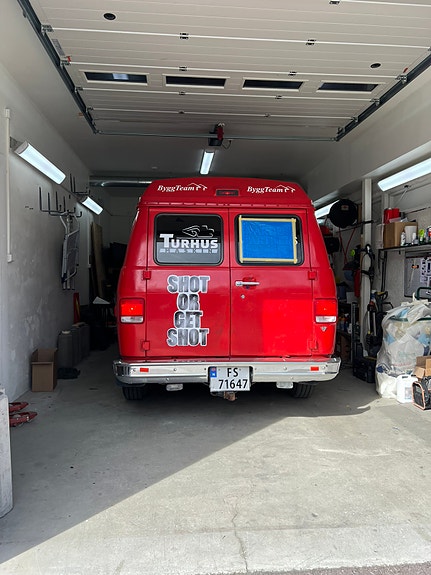 Chevrolet Van 4 of 5