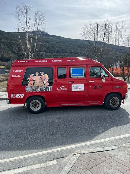 Chevrolet Van 3 of 5