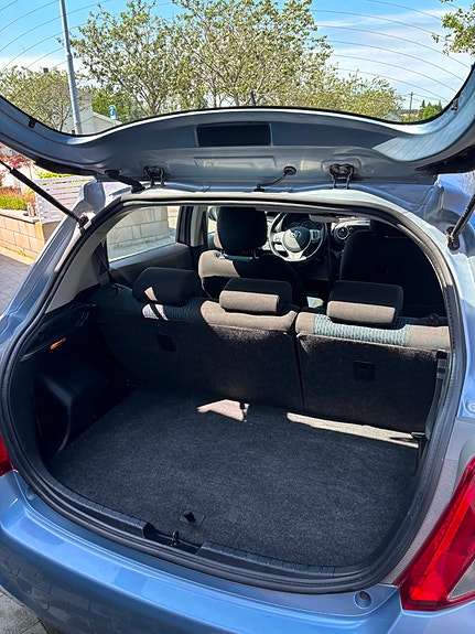 Toyota Yaris 7 of 9