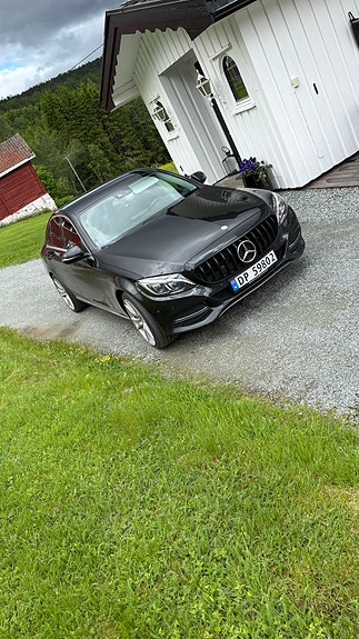 Mercedes-Benz C180 3 of 13