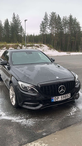 Mercedes-Benz C180 2 of 13