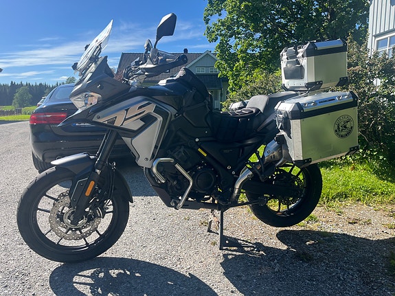 VOGE 650 DS 4 of 5