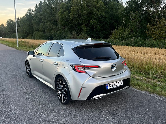 Toyota Corolla 4 of 30