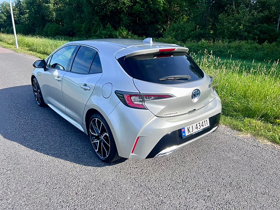 Toyota Corolla 5 of 30