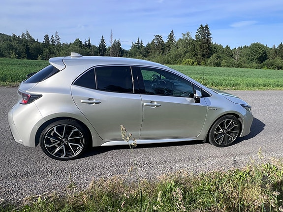 Toyota Corolla 7 of 30