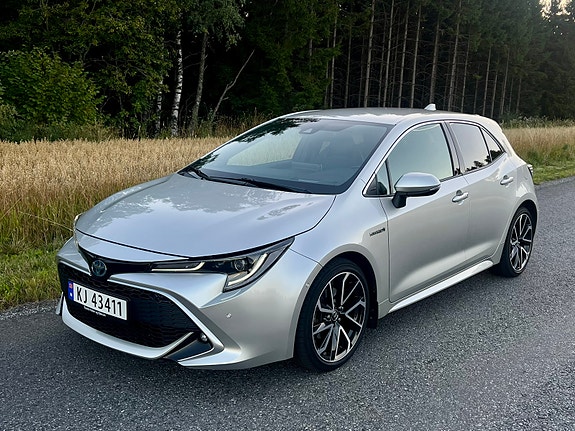 Toyota Corolla 2 of 30